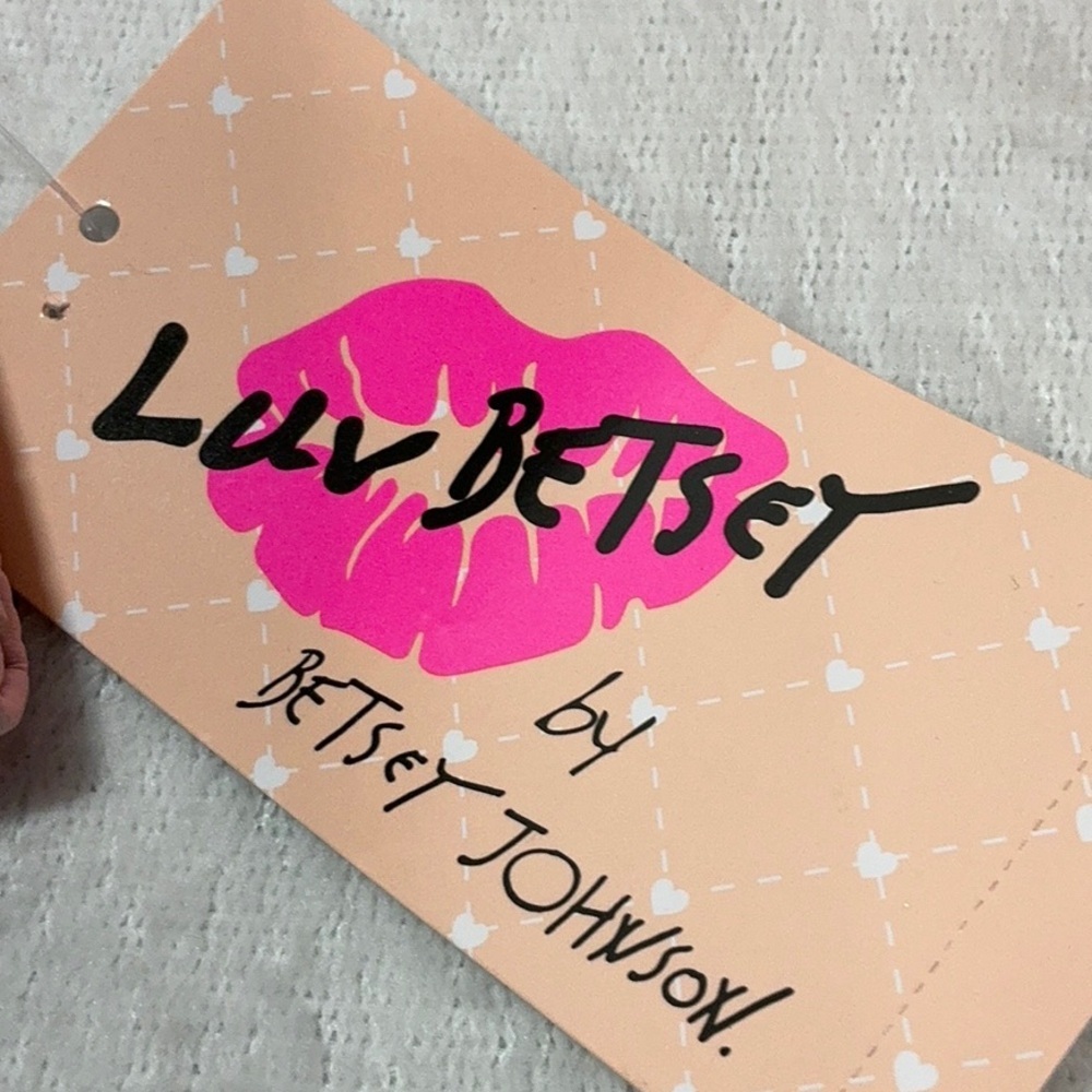 Betsey Johnson Light Pink Heart Quilted Wallet - Picture 3 of 7